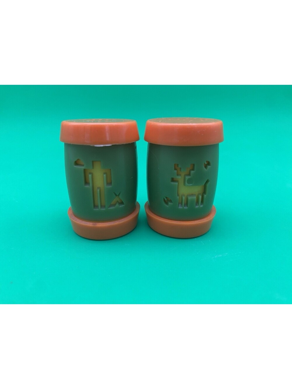 St. Labre Indian School Vintage Plastic 2" Green & Orange Salt & Pepper Shakers
